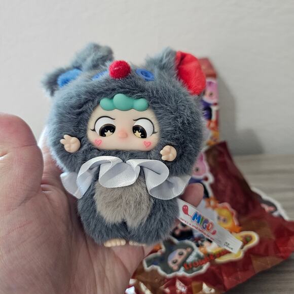 Migos Troublemaker The Unlucky Wolf Vinyl Plush Pendent OPEN CONFIRMED BOX - Picture 5 of 11